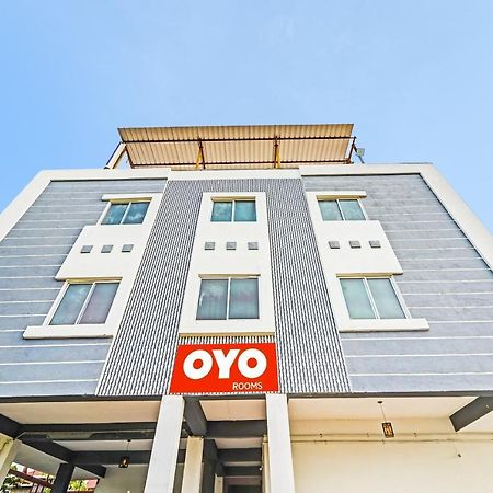 Hotel O Karapakkam, Chennai Exterior photo
